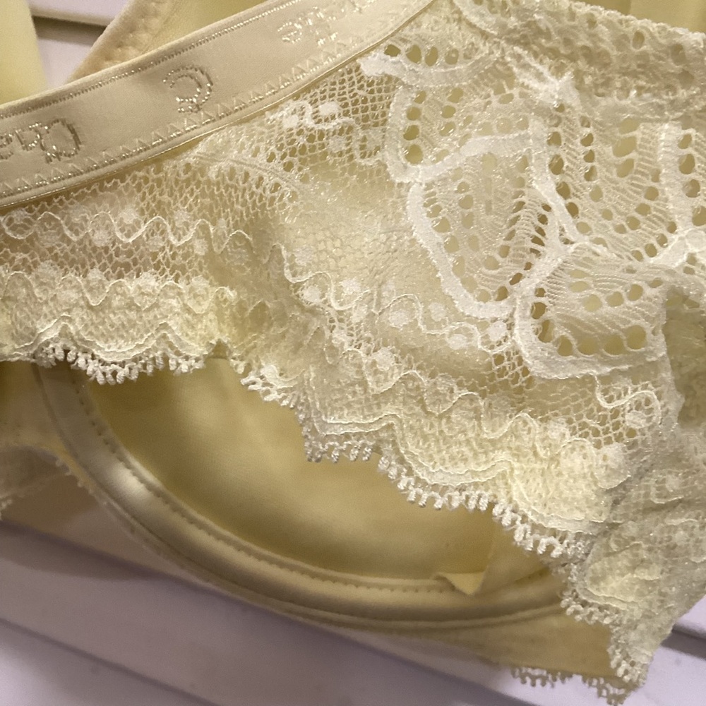 Chantelle “Paresian” Underwire Tshirt Bra 36D - Picture 3 of 14